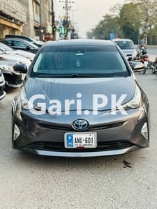 Toyota Prius 2016 for Sale in Lahore