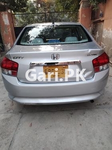 Honda City 1.3 I-VTEC 2014 for Sale in Karachi