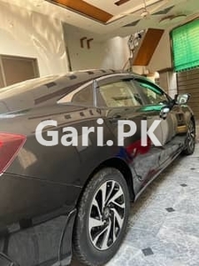 Honda Civic Prosmetic 2018 for Sale in Gulshan-e-Ravi