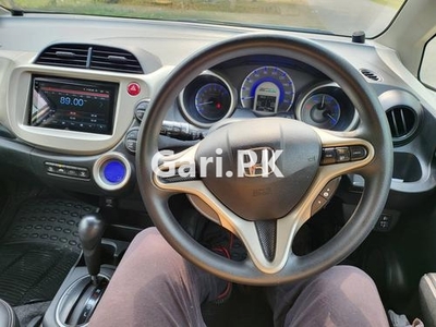 Honda Fit 1.3 Hybrid 10th Anniversary 2011 for Sale in Lahore