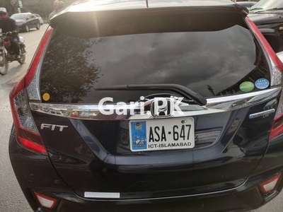 Honda Fit 1.5 Hybrid F Package 2016 for Sale in Islamabad