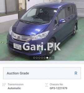 Honda Freed Hybrid 2015 for Sale in Lahore