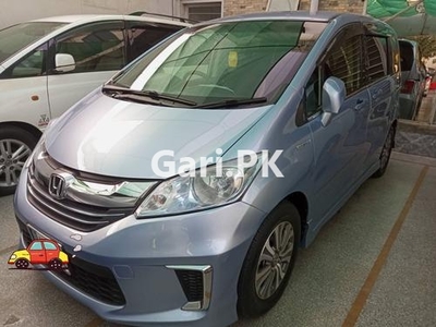 Honda Freed + Hybrid B 2014 for Sale in Lahore