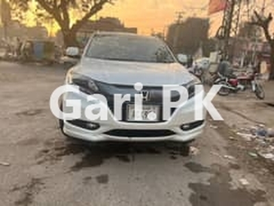 Honda Vezel 2020 for Sale in Saddar