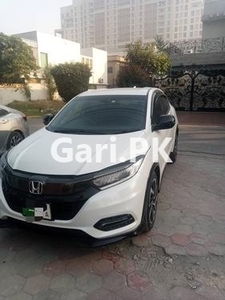 Honda Vezel Hybrid RS Sensing 2018 for Sale in Islamabad