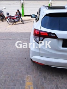 Honda Vezel Hybrid Z 2014 for Sale in Multan