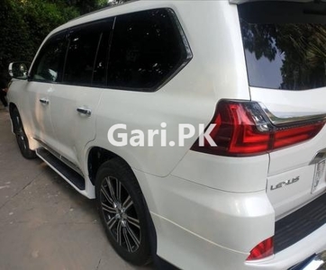 Lexus LX Series LX570 2017 for Sale in Islamabad