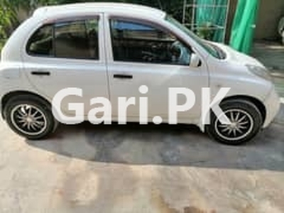 Nissan March 2002 for Sale in Airport Road