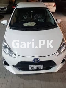 Toyota Aqua Vario 2016 for Sale in New Multan