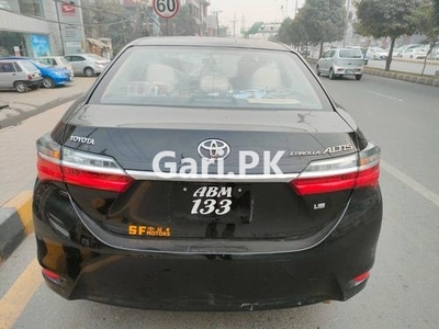 Toyota Corolla Altis Manual 1.6 2020 for Sale in Lahore