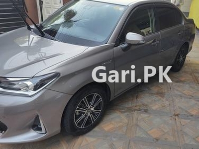 Toyota Corolla Axio Hybrid 1.5 2018 for Sale in Gujranwala