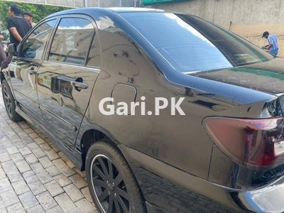 Toyota Corolla SE Saloon 2004 for Sale in Lahore