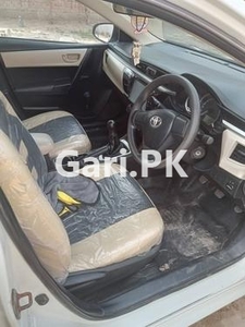 Toyota Corolla XLi VVTi 2015 for Sale in Multan