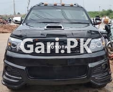 Toyota Hilux 2005 for Sale in Islamabad Expressway