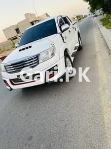 Toyota Hilux 2012 for Sale in DHA Phase 5