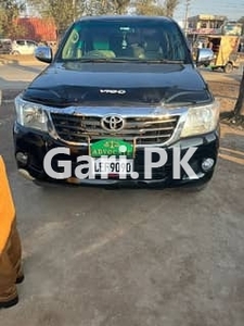 Toyota Hilux 2013 for Sale in Chawinda