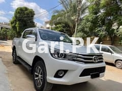 Toyota Hilux 2017 for Sale in Nazimabad 4