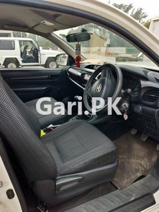 Toyota Hilux 4x2 Single Cab Standard 2018 for Sale in Attock
