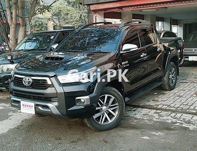 Toyota Hilux Revo V Automatic 2.8 2017 for Sale in Lahore
