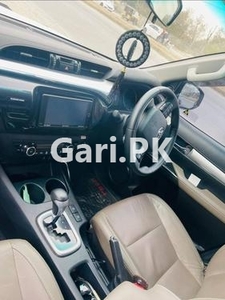 Toyota Hilux Revo V Automatic 2.8 2020 for Sale in Khanewal