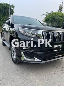 Toyota Prado 2017 for Sale in DHA Phase 6