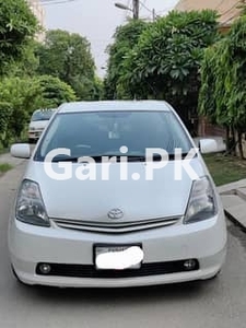 Toyota Prius 2007 for Sale in Faisal Town