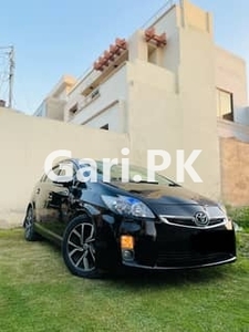 Toyota Prius 2010 for Sale in Nazimabad Villas