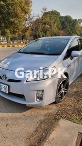 Toyota Prius 2011 for Sale in Bahria Town
