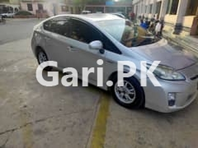 Toyota Prius 2011 for Sale in DHA Defence