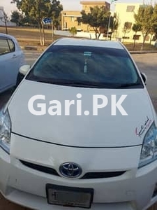 Toyota Prius 2011 for Sale in DHA Defence Phase 2