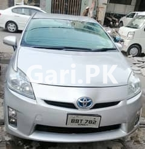 Toyota Prius 2011 for Sale in Model Town