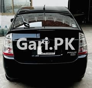 Toyota Prius 2011 for Sale in Nazimabad