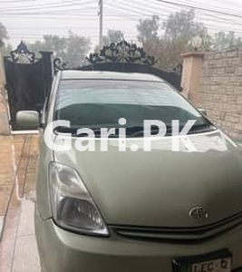 Toyota Prius 2012 for Sale in Wapda Town Phase 1