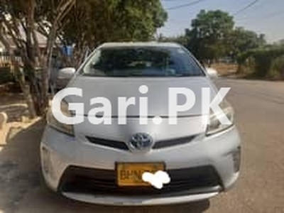 Toyota Prius 2013 for Sale in Shahra-e-Faisal