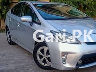 Toyota Prius 2013 for Sale in Wapda Town
