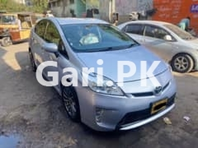 Toyota Prius 2014 for Sale in Nazimabad 3