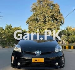 Toyota Prius 2015 for Sale in DHA Defence