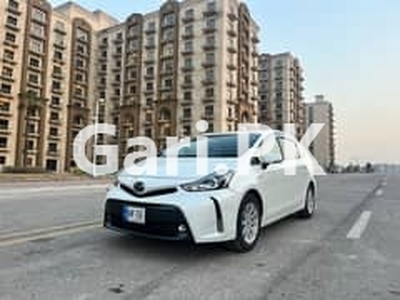 Toyota Prius Alpha 2018 for Sale in Bahria Enclave