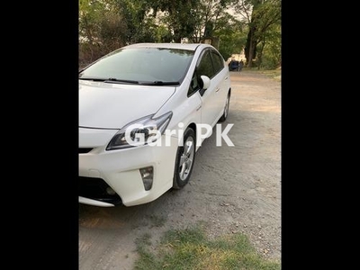Toyota Prius G LED Edition 1.8 2015 for Sale in Islamabad