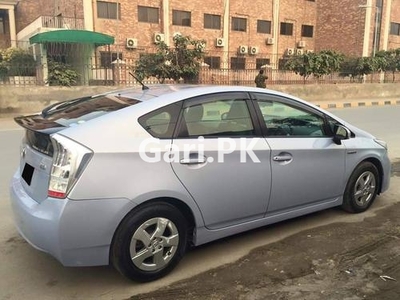 Toyota Prius G Touring Selection 1.8 2011 for Sale in Karachi