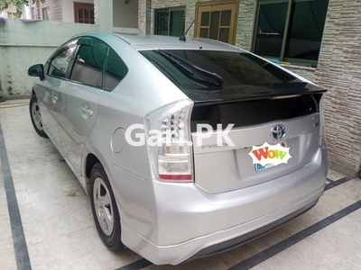 Toyota Prius S 1.8 2011 for Sale in Islamabad