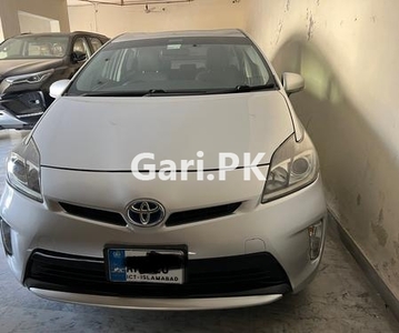 Toyota Prius S 1.8 2014 for Sale in Gujranwala