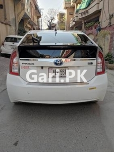 Toyota Prius S LED Edition 1.8 2014 for Sale in Rawalpindi