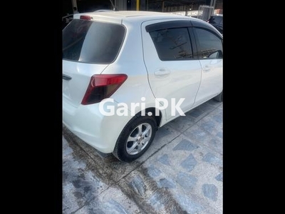 Toyota Vitz 2013 for Sale in Peshawar