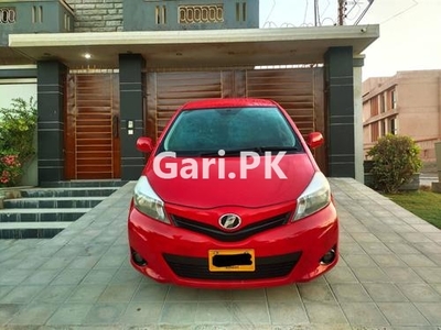 Toyota Vitz Jewela Smart Stop Package 1.0 2013 for Sale in Karachi