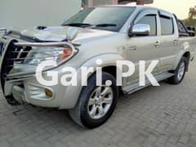 Toyota Hilux 2010 for Sale in Lakki Marwat Road
