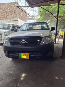 Hilux low bed 2009