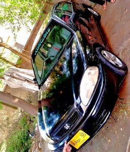 Honda civic 1996 model old is gold 10/10 condition no acsedent