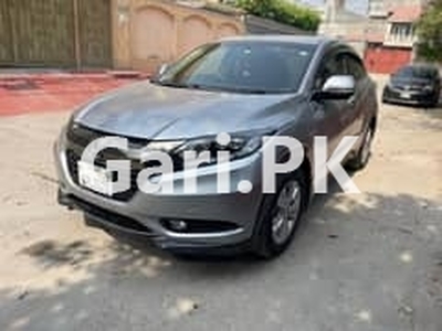Honda Vezel 2016 for Sale in Punjab•