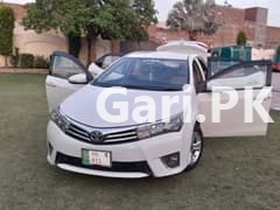 Toyota Corolla GLI 2015 for Sale in Punjab•